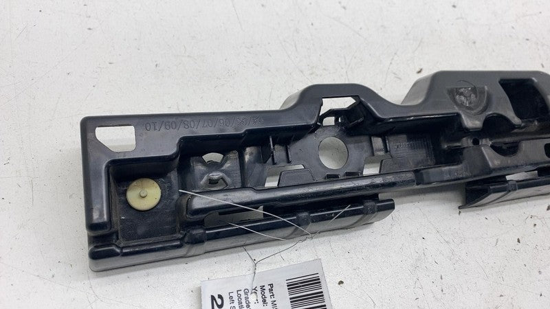 ⭕ 17-23 BMW 540i Driver Side Skirt Rocker Panel Middle Bracket Left 51