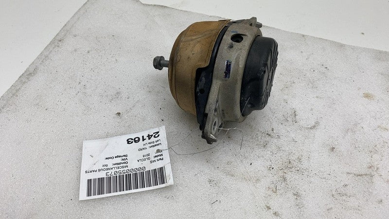A1662405817 2012-2018 Mercedes-Benz GLE350 Driver Side Engine Mount Bracket Insulator Left