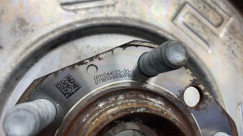 ⭕ 17-23 Model 3 Rear Left Spindle Knuckle w/ Hub (142mm Driven) LH 104