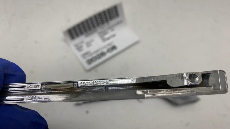 104961200E ⭕16-20 Model X Front Right Fog Light Eyelet Chrome Trim 1049612-00-E/1049610-00-