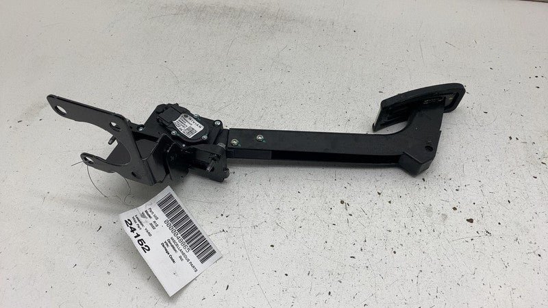 PT00002543 F 2022 2023 2024 Rivian R1S R1T Accelerator Gas Foot Pedal Assembly w/ Sensor OEM