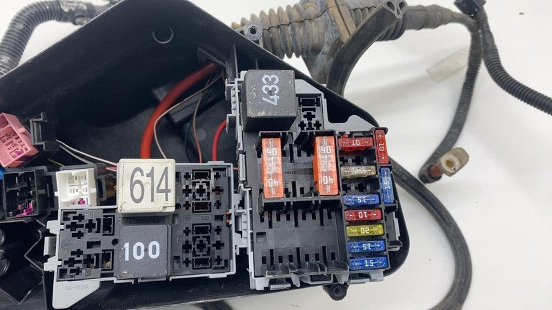 7P5971072AP 2011-2014 Porsche Cayenne Engine Bay Junction Fuse Relay Box & Wiring Harness