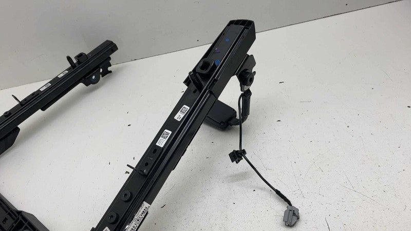 ⭕ 17-23 Model 3 Front Left 1st Row Seat Adjuster Motor Rail Track 1119