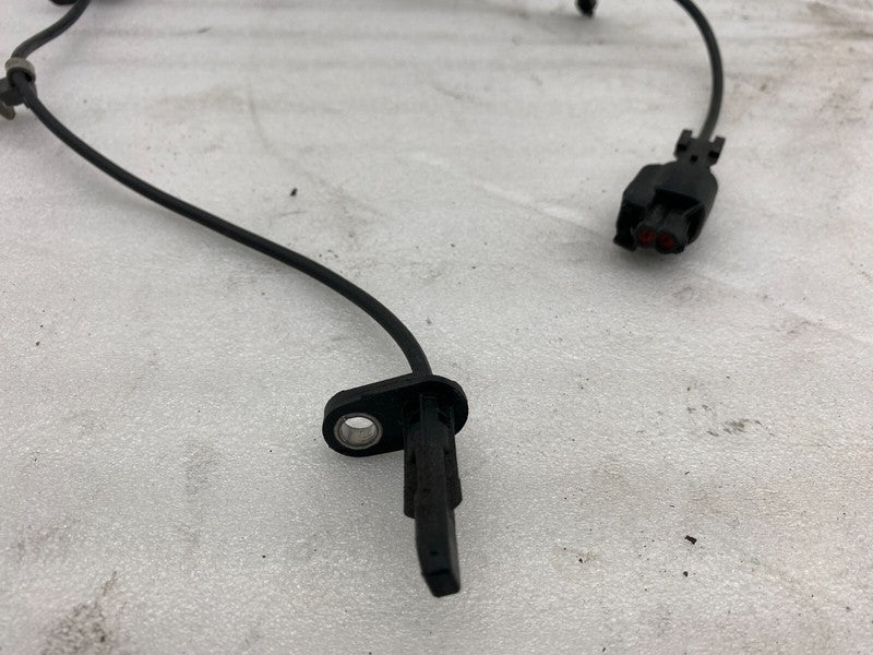 104476100E ⭕17-23 Model 3 Front Left or Right Anti-Lock ABS Wheel Speed Sensor 1044761-00-E