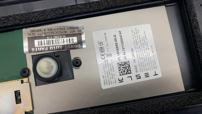 ⭕ 20-23 Model Y Left Exterior B-Pillar Applique Glass Trim LH AP3 1506