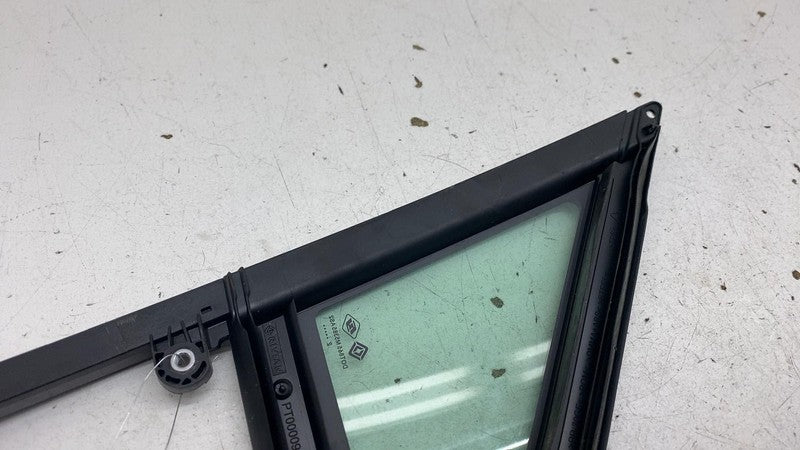⭕22-25 Rivian R1S Front Left Door Corner Quarter Fixed Glass Window PT