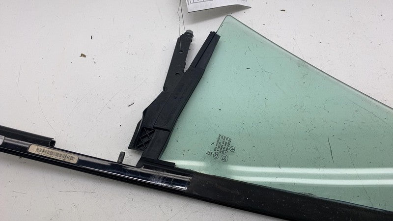 ⭕ 2022 Mercedes Benz EQS Front Left Quarter Door Window Glass Vent A29
