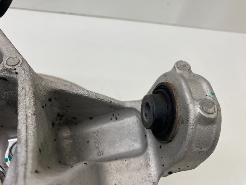 118841600F 20-24 Model Y Rear Right Spindle Knuckle w/ Wheel Hub & Dust Shield 1188416-00-F