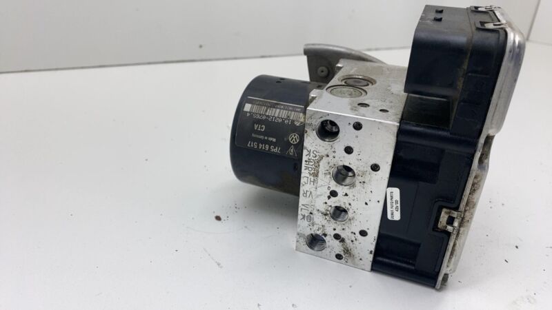 7P5907879 2011 2012 Porsche Cayenne S Anti-Lock ABS Hydraulic Brake Pump Control Module