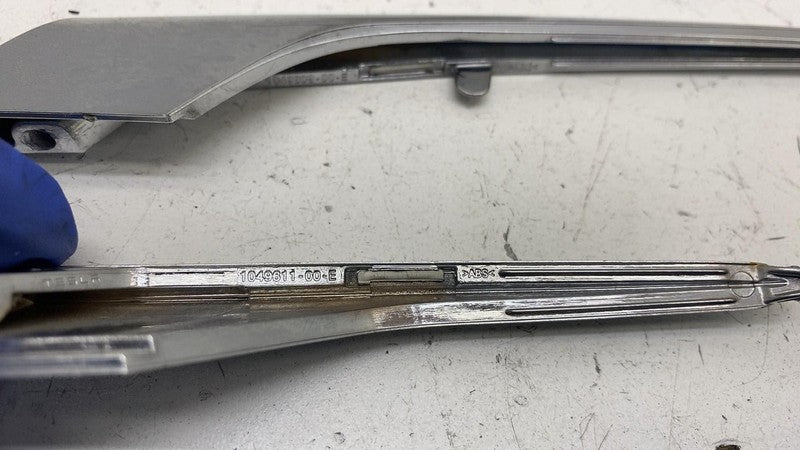 ⭕ 2016-2020 Model X Front Left Fog Light Eyelet Trim 1049609-00-E / 10