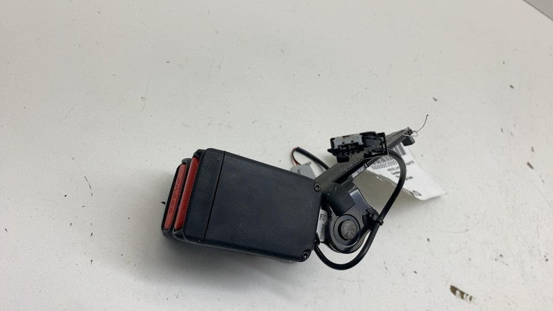 PT00040140C ⭕ 2022-2025 Rivian R1S Rear 3rd Row Center Seat Belt Safety Buckle PT00040140C