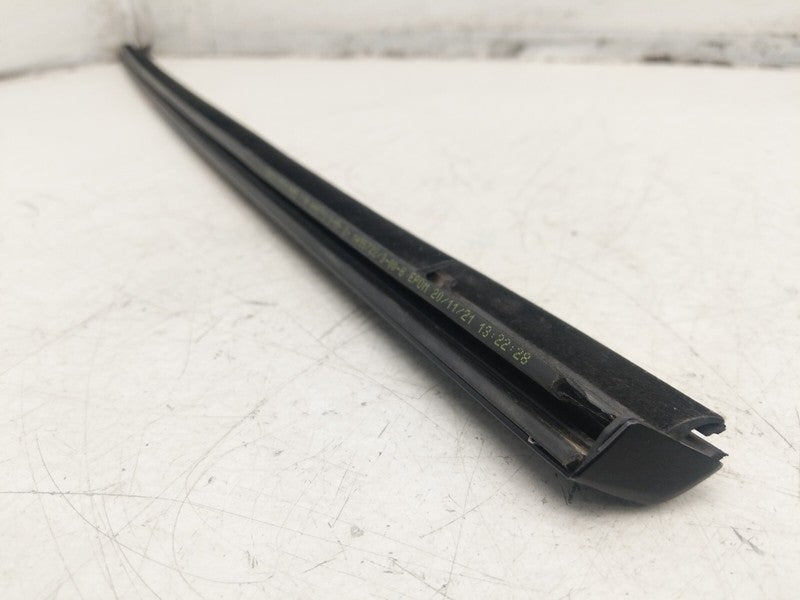 1495723 00 B ⭕ 2020-2022 Tesla Model Y Rear Door Window Outer Belt Seal Right RH 1495723-00-B