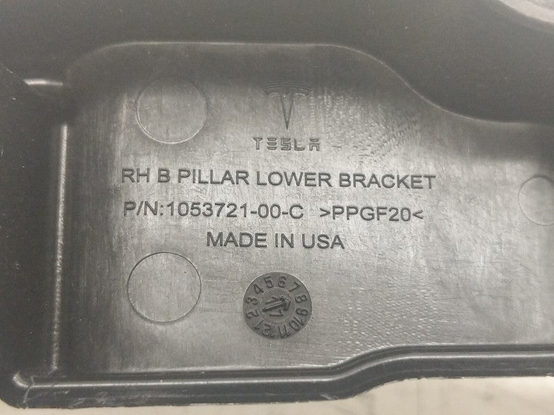 1053721 00 C ⭕ 16-20 Tesla Model X MX Right B-Pillar Lower Mount Support Bracket 1053721-00-C
