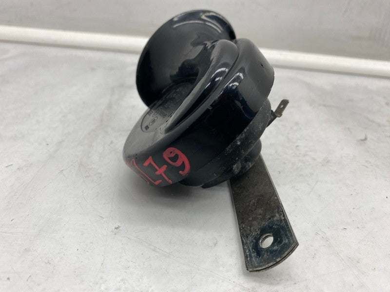 E1 0020046 ⭕2012-2020 Tesla Model S Seger High Pitch Tone Horn 12V 510 Hertz w/ Bracket OEM