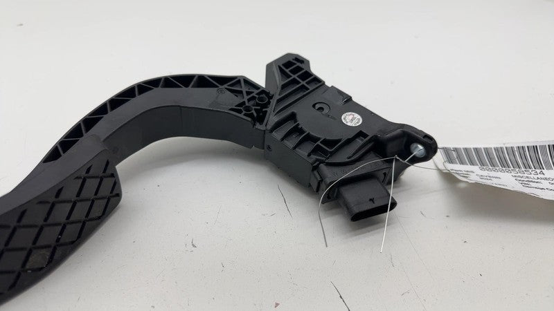 8W1 723 523 ⭕ 2018-2024 Porsche Cayenne Gas Throttle Accelerator Pedal Assembly 8W1723523