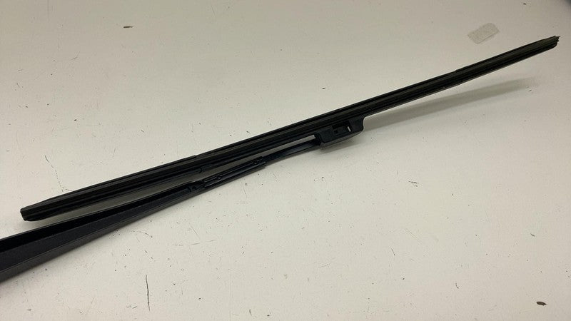 ⭕ 2022-2024 Rivian R1T R1S Front Driver Side Windshield Wiper Arm & Bl