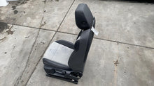 Front Seat VOLKSWAGEN ID4 25
