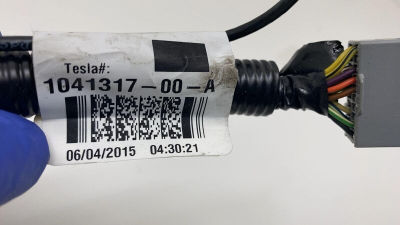 1041317-00-A 2012-2015 Tesla Model S Front Left Exterior Rear View Door Mirror LH Brown PPTI