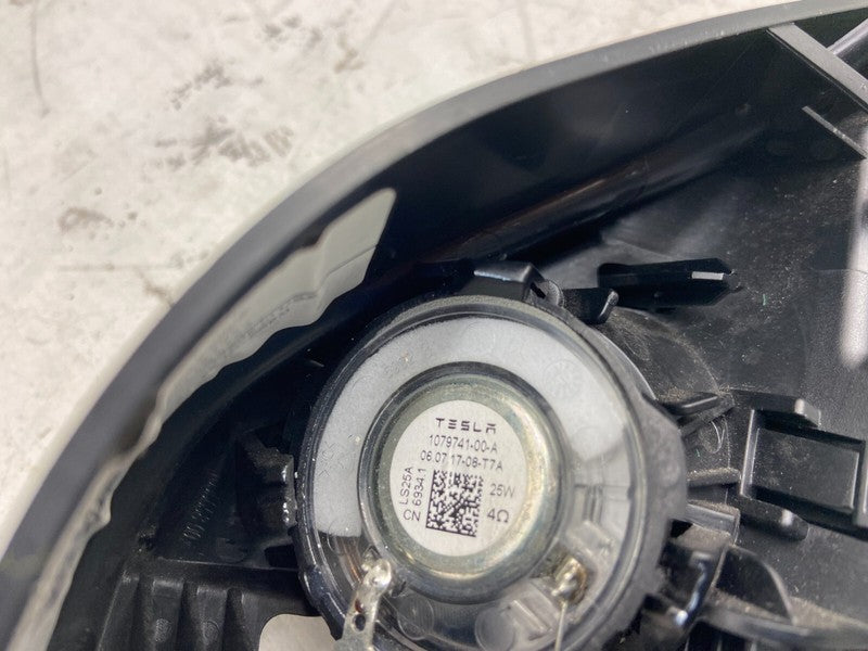 1079741 00 A ⭕ 2017-2023 Tesla Model 3 Front Left Audio Tweeter & Speaker Cover 1095657-00-E