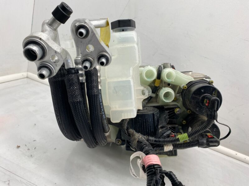 155505550C 20-23 Model 3 Supermanifold Refrigerant Chiller & Coolant Reservoir 1547595-98-E
