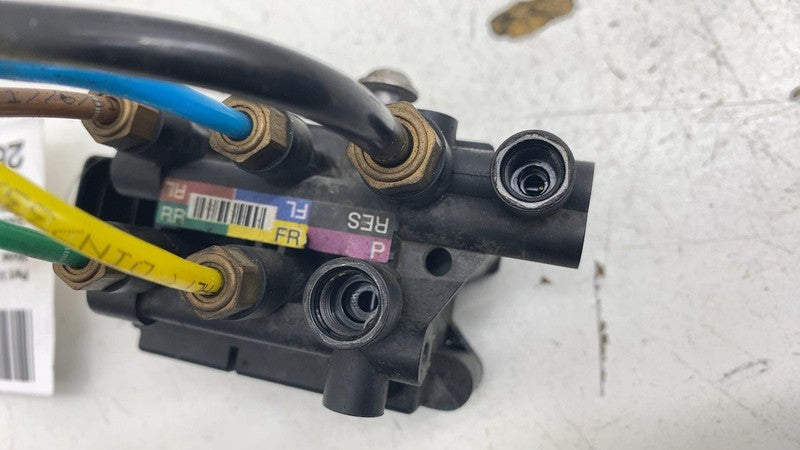 ⭕ 16-20 Model S MS Air Suspension Main Solenoid Control Valve Block 10