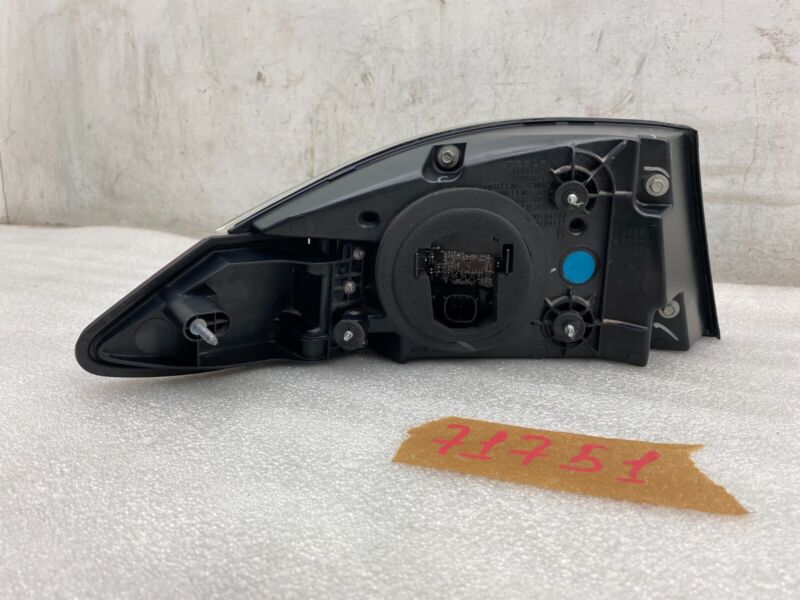 6005919-00-E ⭕12-20 Tesla Model S Right Taillight LED Tail Lamp & Door Reflector 6005919-00-E