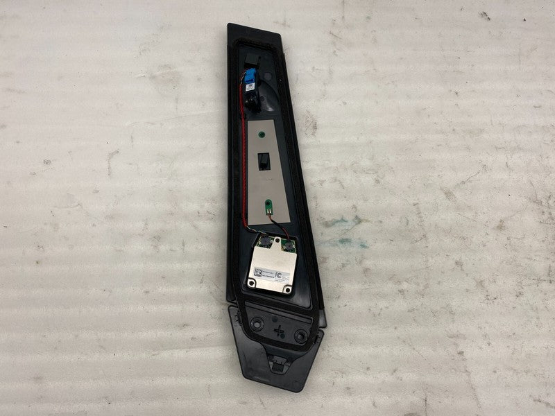 110043700C ⭕ 17-23 Model 3 Driver Side B-Pillar Applique Glass w/ Camera Left 1100437-00-C