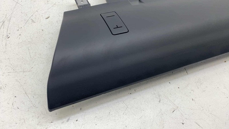 1077826-00-E ⭕ 24-25 Tesla Model 3 Front Right Lower Knee Safety Airbag Module 1077826-00-E