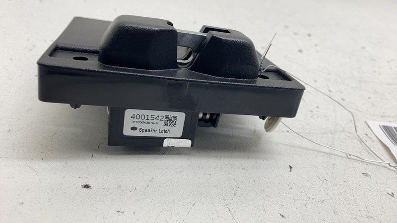 PT00043019 ⭕ 2022-2024 Rivian R1T Rivian R1T R1S Camp Speaker Lock Latch Charger PT00043019