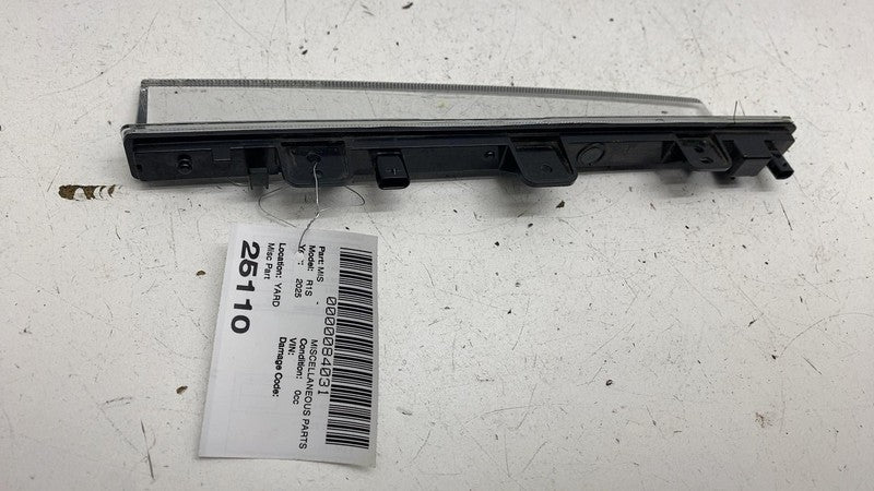 PT00002142 ⭕22-25 Rivian R1S Rear Left Trunk Lid High Mount Brake Light Stop Lamp PT0000214