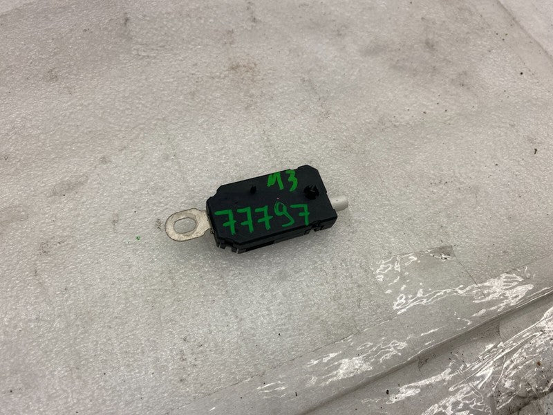 107973500A ⭕17-23 Model 3 Y Infotainment Antenna Amplifier AMP Radio FM Module 1079735-00-A