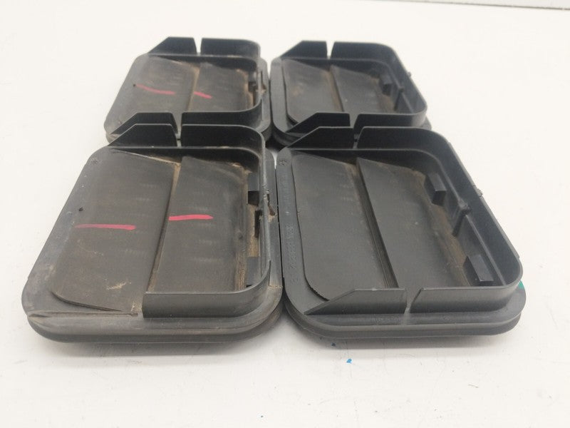 2F2A B280B62 AB ⭕ 12-20 Tesla Model S Rear Quarter Panel Rubber Flap Extractor Air Vent Grille