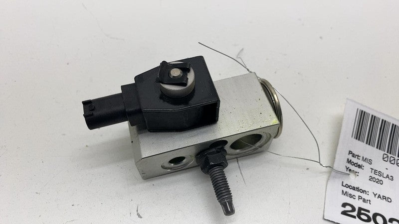 1101878 00 A 2017-2023 Tesla Model 3 M3 Air Conditioner AC HVAC Heater Core Valve Tube Sensor