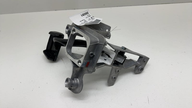 4M1.723.117.E ⭕ 2018-2024 Porsche Cayenne Brake Foot Stop Pedal w/ Mount Bracket 4M1723117E