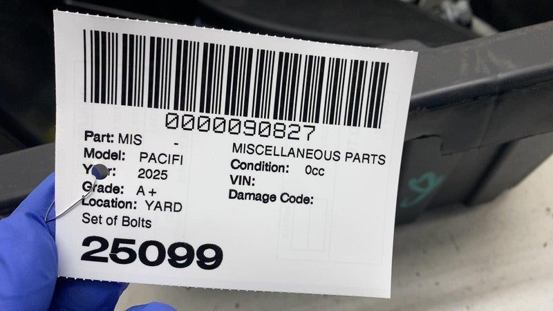 ⭕ 2025 Chrysler Pacifica Set of Bolt