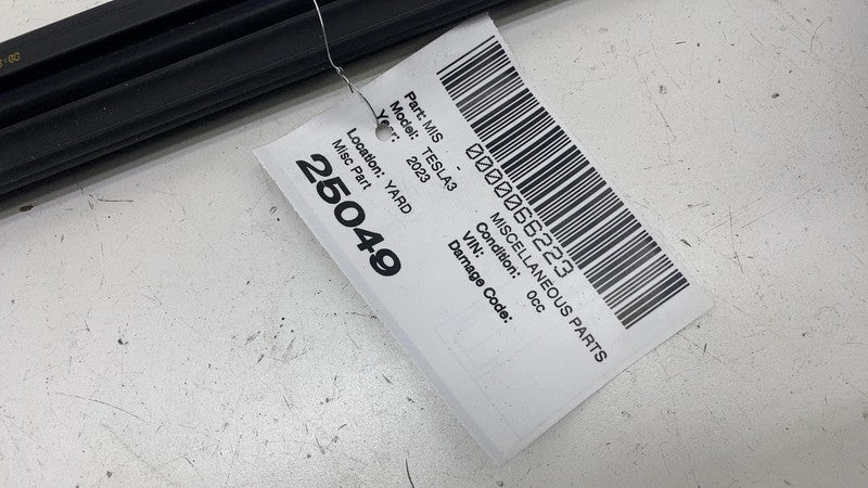 ⭕ 17-23 Model 3 Rear Right Door Window Inner Belt Weatherstrip Seal 10