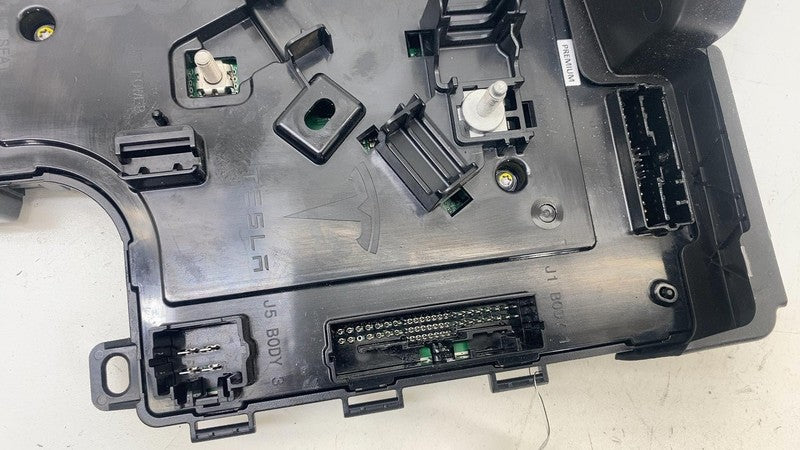 ⭕ 2017-2020 Model 3 Right LV Controller Electronic Control Module 1100