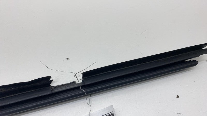 ⭕2021 BMW 530e G30 Rear Passenger Side Door Window Inner Weatherstrip 