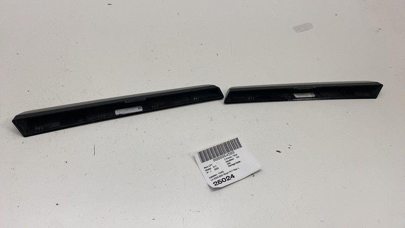 PT00012533 ⭕️ 22-24 Rivian R1T Rear Left & Right C-Pillar Outer Trim PT00012533 / PT0001253