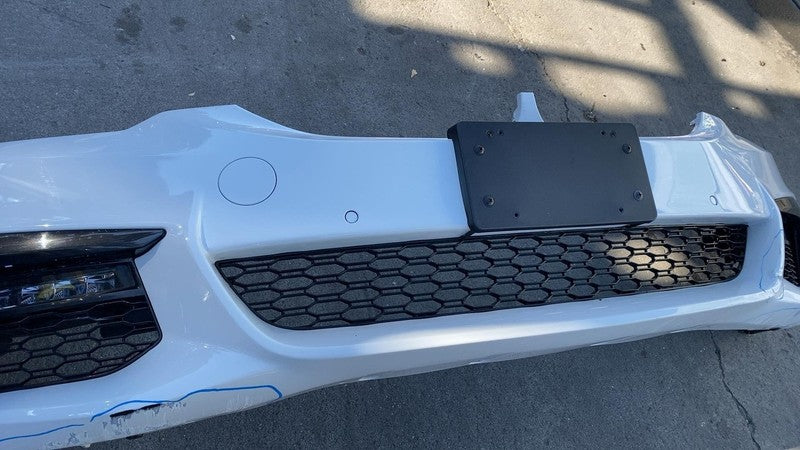 2018-2020 BMW 530e Front Bumper Cover Assy w Park Sensor & Park Light  White 300
