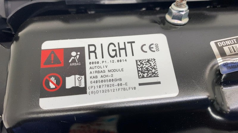 ⭕ 2025-2026 Model Y Juniper Right Lower Knee Safety Airbag Module 1077