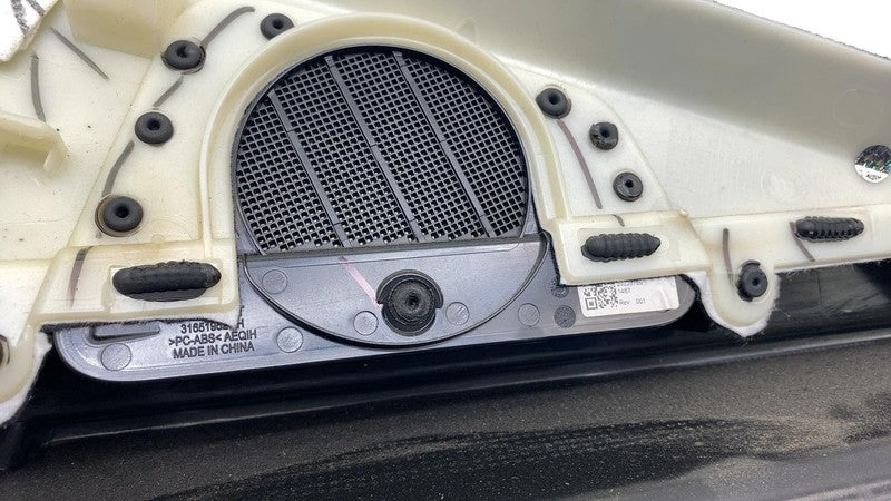 ⭕2021-2024 Polestar 2 Rear Left C-Pillar Upper Quarter Trim Cover Pane