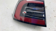 ⭕ 21-24 Model Y Rear Left Outer Exterior Taillight Tail Lamp 4-Pin 1502086-00-D