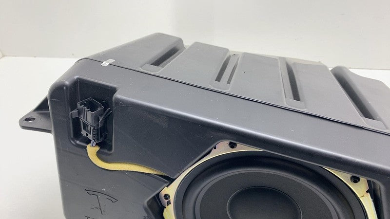 105008500E 2016-2020 Tesla Model X Premium Subwoofer Bassbox Audio Speaker Woofer Assembly