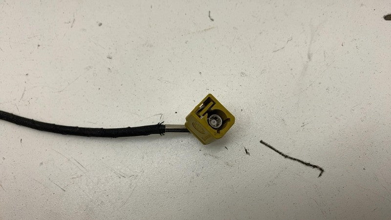 LJ8T19C181AA ⭕ 21-24 Ford Mustang Mach-E Radio Antenna Signal Splitter Wiring LJ8T-19C181-AA