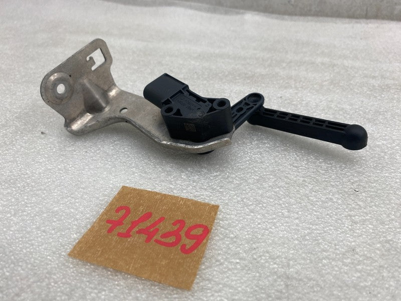 102797600A ⭕ 2016-2020 Model S Rear Right Air Suspension Ride Height Sensor RH 1027976-00-A