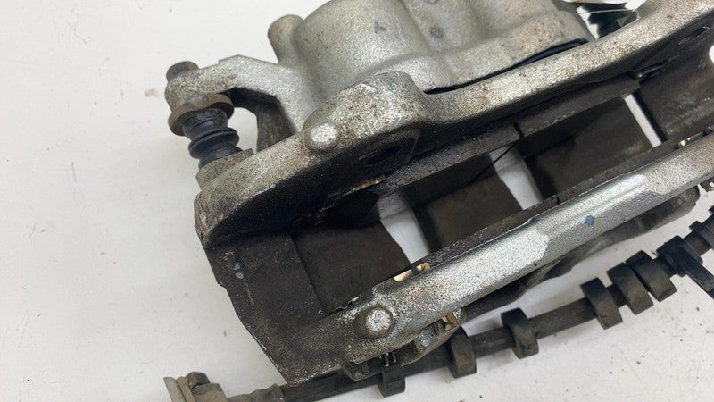 17988801 ⭕2017 2018 2019 2020 Chrysler Pacifica Front Passenger Caliper Right RH 17988801