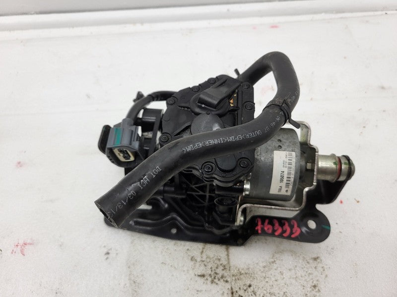 100343900A 12-15 Model S Brake Servo Booster Vacuum Pump & Isolator w/ Bracket 1003439-00-A