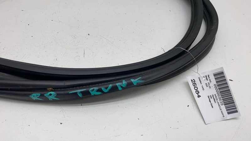 31662573 ⭕ 2021-2023 Polestar 2 Rear Trunk Tailgate Weatherstrip Rubber Seal OEM 31662573