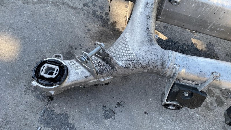 6861459-01 ⭕ 2018-2022 BMW 530e xDrive G30 Rear Suspension Subframe w/ Stabilizer Sway Bar